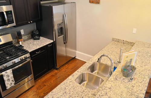 Central Business District Condo | Outdoors and Adventure themed, Historic luxury condo, 2 blocks from French Quart