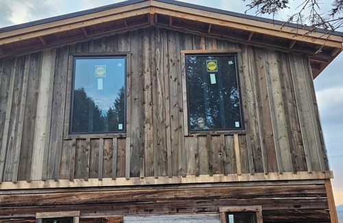 Dubois Cabin | Outlaw Cabin at Arcady Ridge Ranch-rustic vibe meets and beautiful mountain view