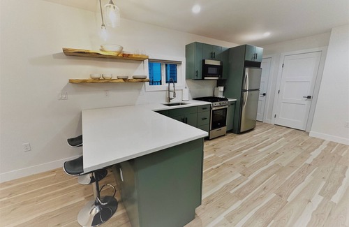 Ouray Apartment | Outlaw Inn Unit 4. Newly Remodeled large unit! 2 minutes walk to Main Street.