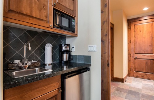 Jackson Condo | Outpost: Grand View 362S