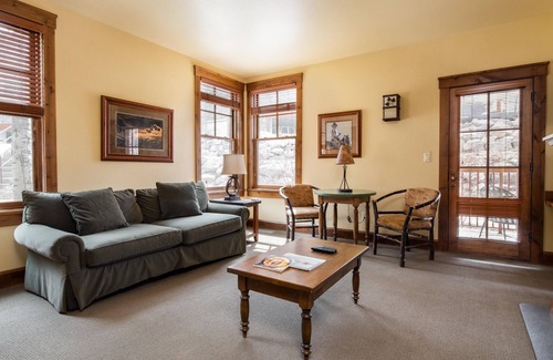 Jackson Condo | Outpost: Grand View 362S
