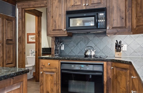 Jackson Condo | Outpost: Grand View 5020 -Fireplace, Elevator, AC!