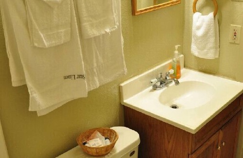 Dripping Springs Hotel | Outpost Motel