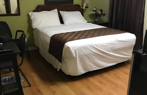 Dripping Springs Hotel | Outpost Motel
