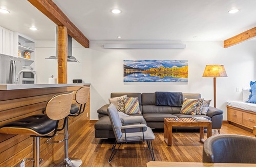 Moose Wilson Road Condo | Outpost: Raspberry 3712