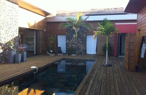 Piton Saint-Leu House | 'OUTSIDE-INSIDE' A furnished 4 * from 1600 € for 2 people