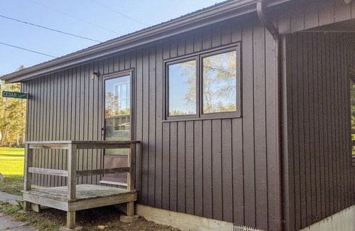 Nipissing Cottage | Outstanding, Beachfront Cottage on Wolfe Lake
