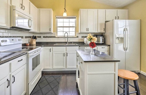West Columbus House | Outstanding Columbus Retreat w/ Spacious Yard