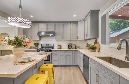 Monrovia House | Outstanding Designed Beautiful Home close to Universal Studio & Disney