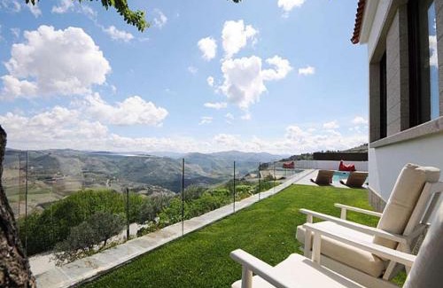 Gouvaes Villa | Outstanding Pinhao Villa 4 Bedrooms Villa Gouva Pool Table Stunning Valley Views