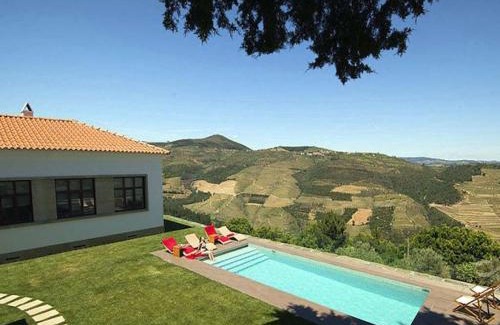 Gouvaes Villa | Outstanding Pinhao Villa 4 Bedrooms Villa Gouva Pool Table Stunning Valley Views