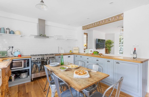 Dartmouth House | Outstanding retro family home