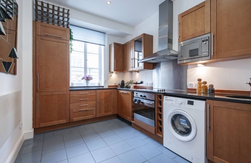 London City Centre Apartment | Outstanding Trafalgar Square Penthouse