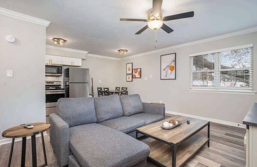 East Ocean View Apartment | OV Mosaic Oyster Suite