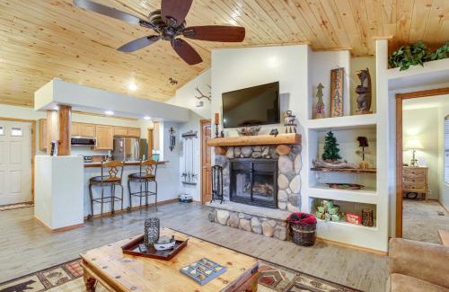 Heber House | Overgaard Cabin with Private Deck, Grill and Fire Pit!