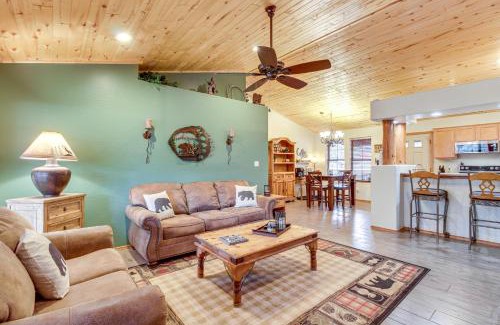 Heber House | Overgaard Cabin with Private Deck, Grill and Fire Pit!