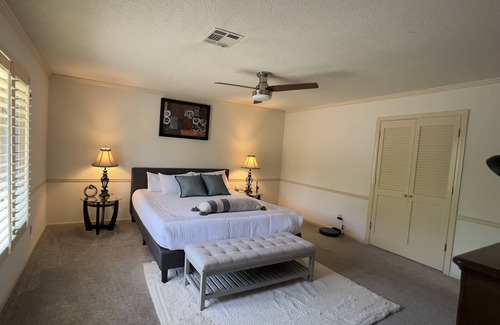 Overland Park House | Overland Park Family house - New Large spacious Private Residence