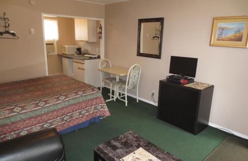 Chase Hotel | Overlander Motel