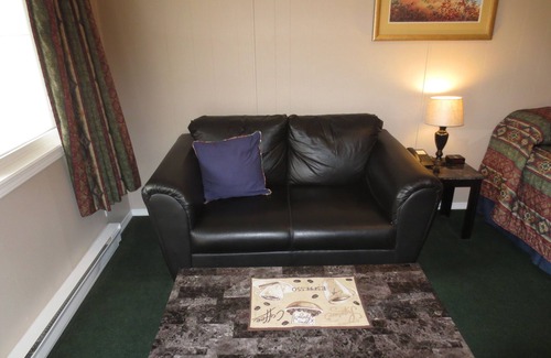 Chase Hotel | Overlander Motel