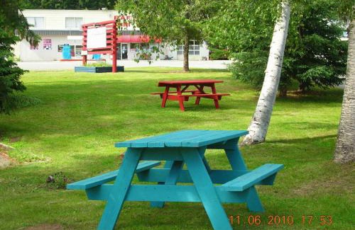 Clearwater Hotel | Overlook Inn & Cabins
