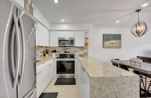 Monroe County House | Overlooking Salt-water Lagoon- Free Golf Cart + 2 Kayaks