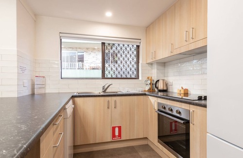 Forster Apartment | Overlooking Wallis Lake, Renas Court 2