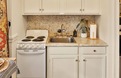 Downtown San Antonio Apartment | Overlooks Riverwalk/King/Downtown