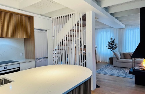 Huberdeau Ski Chalet | ōVive – Stunning River View, Design, Hot Tub & Tremblant