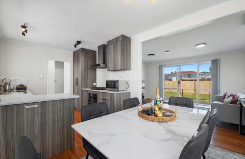 Owhata House | Ōwhata Retreat - Rotorua Holiday Home