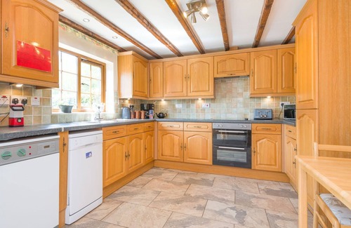 Woolhope Cottage | OWL BARN, pet friendly, with hot tub in Woolhope