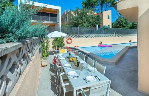 Cala San Vicente Villa | Owl Booking Villa Tonieta- 10 Min Walk to the Beach