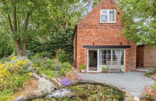 Sleaford House | Owl Cottage