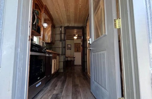 Elmdale Apartment | Owls Nest Silo - 100 y/o converted concrete silo