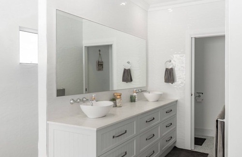 Oxley Island House | Oxley Palms, TOP NOTCH