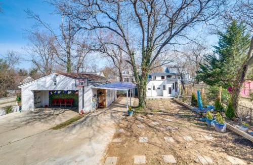 Forest Heights House | Oxon Hill Rental about 3 miles to MGM National Harbor