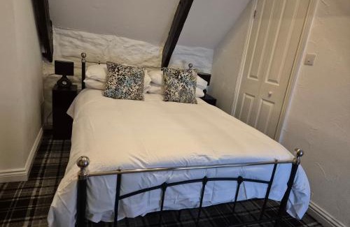 Polperro House | OXOX - Room Only Accommodation