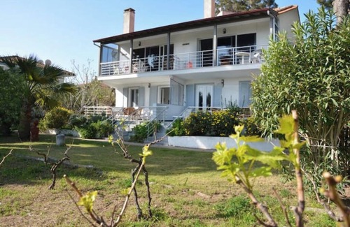 Mithatpasa Apartment | Oya Apartments Cunda nGarden Apartment by the Sea D.4nn