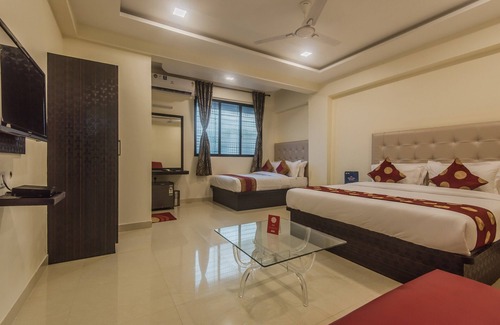 Borivali West Hotel | OYO 10005 Borivali