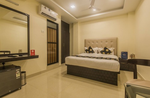 Borivali West Hotel | OYO 10005 Borivali