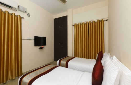 Perungudi Hotel | OYO 10106 Hotel NLBR