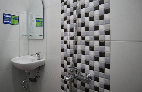 Padang Hotel | OYO 1185 Sachila Residence Syariah