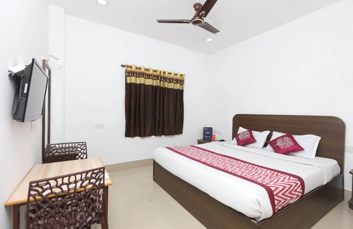 Pallavaram Hotel | OYO 1246 Raaj Residency