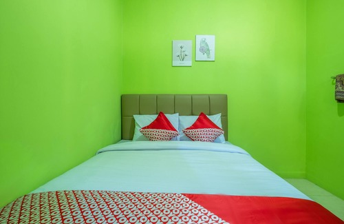 West Cirebon Hotel | OYO 1399 Cemara Residence Syariah