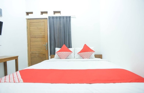 Kebon Kacang Hotel | OYO 150 Harmoni Residence