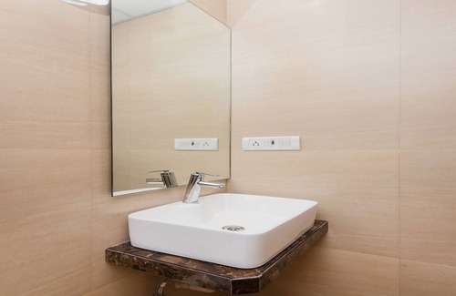 Girgaon Hotel | OYO 15519 Hotel Grand Residency