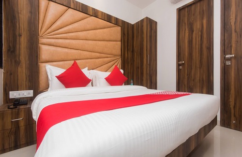 Girgaon Hotel | OYO 15519 Hotel Grand Residency
