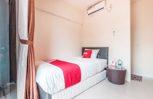 Bekasi Hotel | OYO 1742 Safa Alya