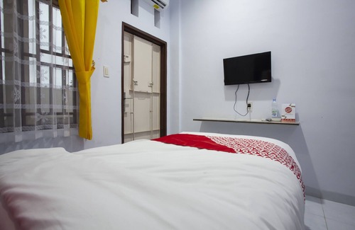 Bahapal Raya Hotel | OYO 1764 Sopou Penginapan Rinal & Tuah
