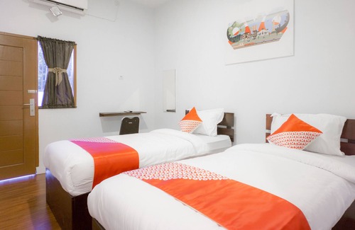 Medan Hotel | OYO 1811 Citra Anggrek