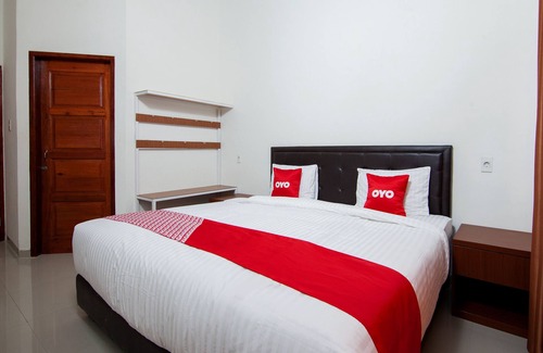 Siborongborong Hotel | OYO 1819 Aries Hotel